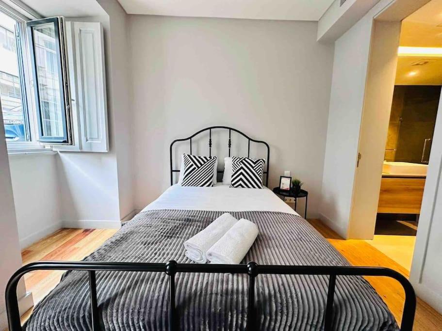 Lisbon Marques De Pombal Top Flat Great Locations City Center B Exterior photo