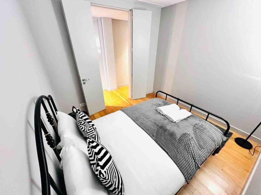 Lisbon Marques De Pombal Top Flat Great Locations City Center B Exterior photo