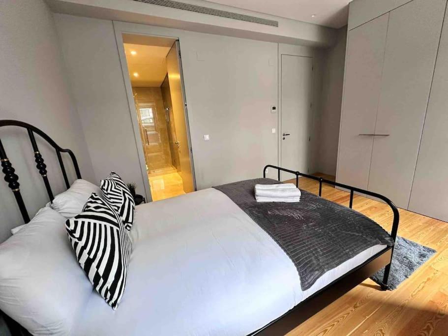 Lisbon Marques De Pombal Top Flat Great Locations City Center B Exterior photo